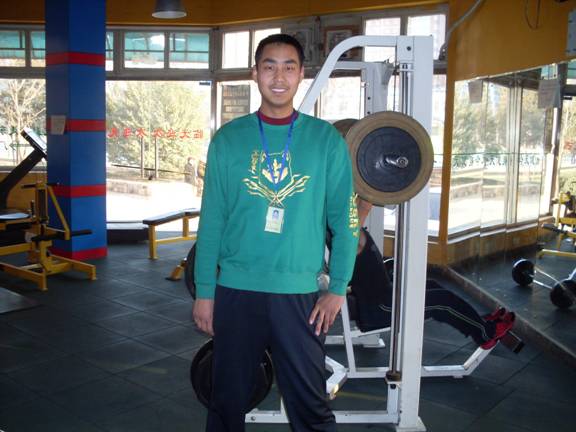 09级学生李鹏在今天健身中心教练部实习